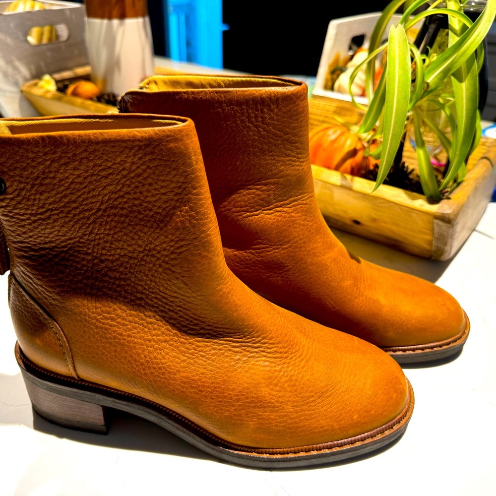 New as 7 Roots booties
